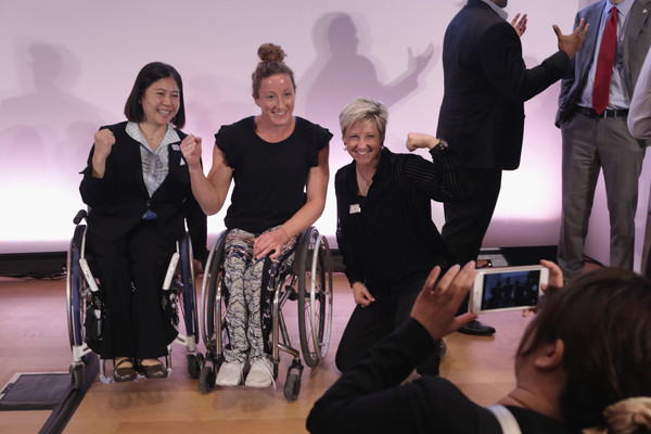 Dr. Hillyer with Japanese Paralympic alpine skier Kuniko Obinata and U.S. Paralympic wheelchair racer Tatyana McFadden