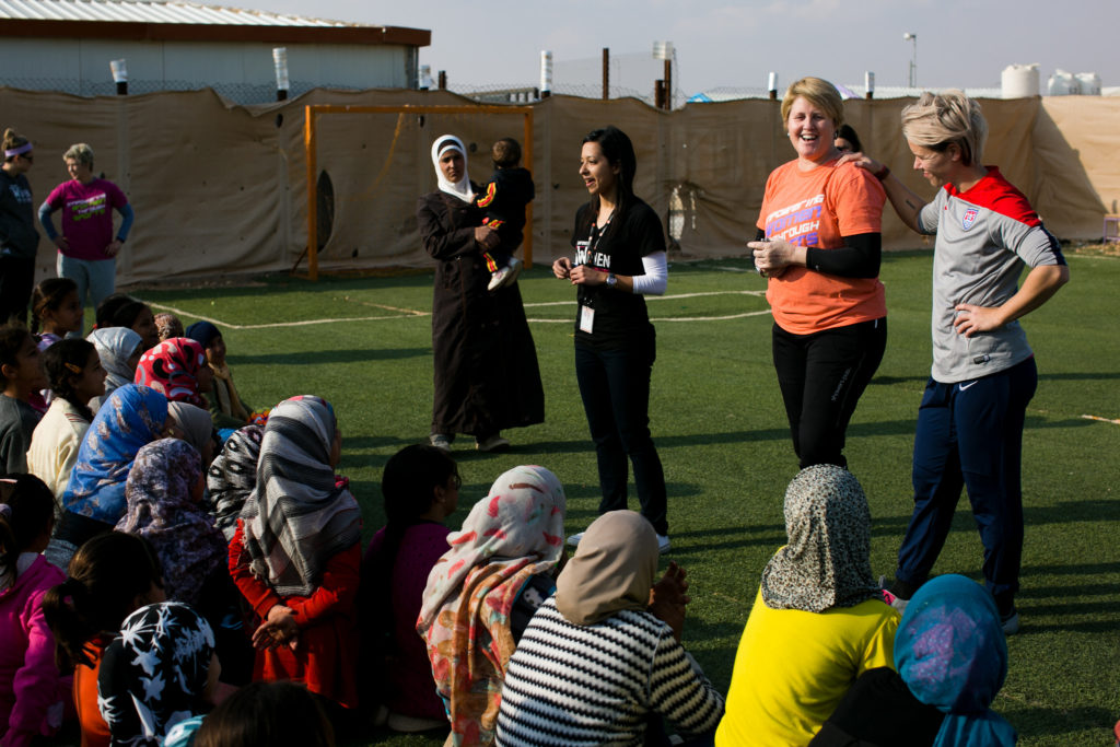 GSMP alumna Dima Alardah leads a discussion for Syrian women in Jordan.